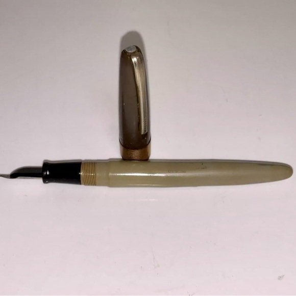 Stratford Regency Green Fountain Pen 1950's Ridium Nib Works - Picture 7 of 9